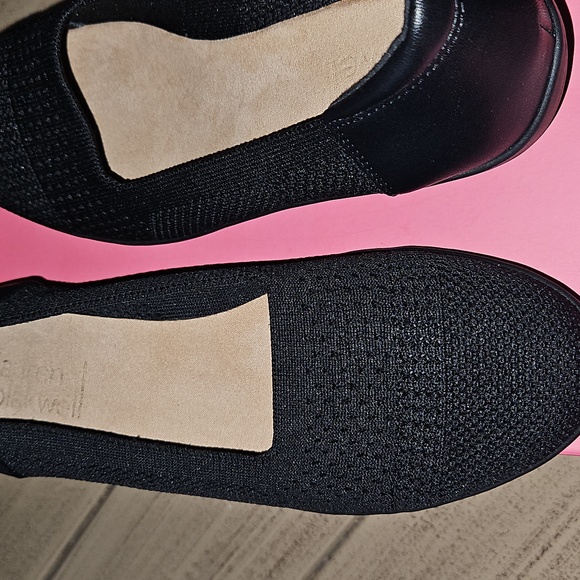 Shoes - Picture 3 of 7